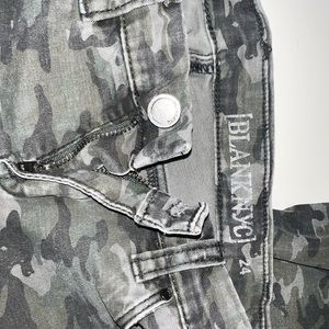 Blank NYC camp/army jeans size 24